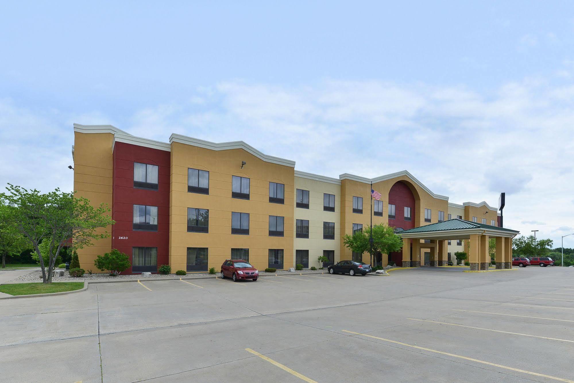 Comfort Suites Near Route 66 Springfield Exterior photo